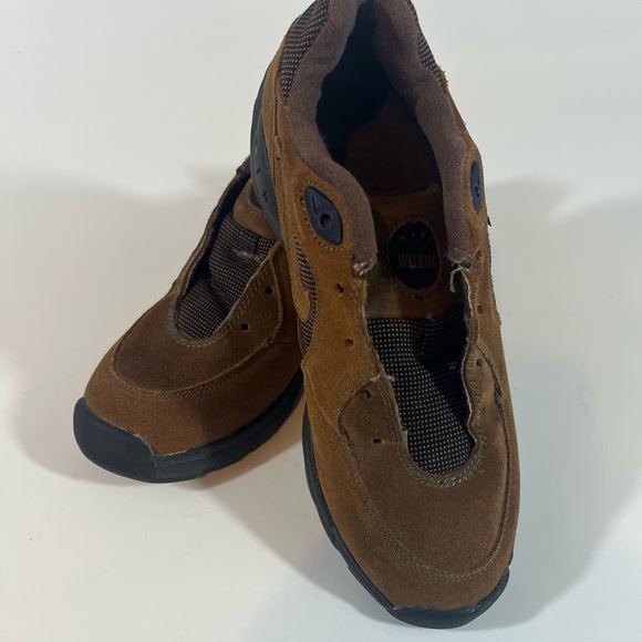 Shoes - Nike Walker Shoes Women’s Size 7.5 Brown 960608 IW Vintage